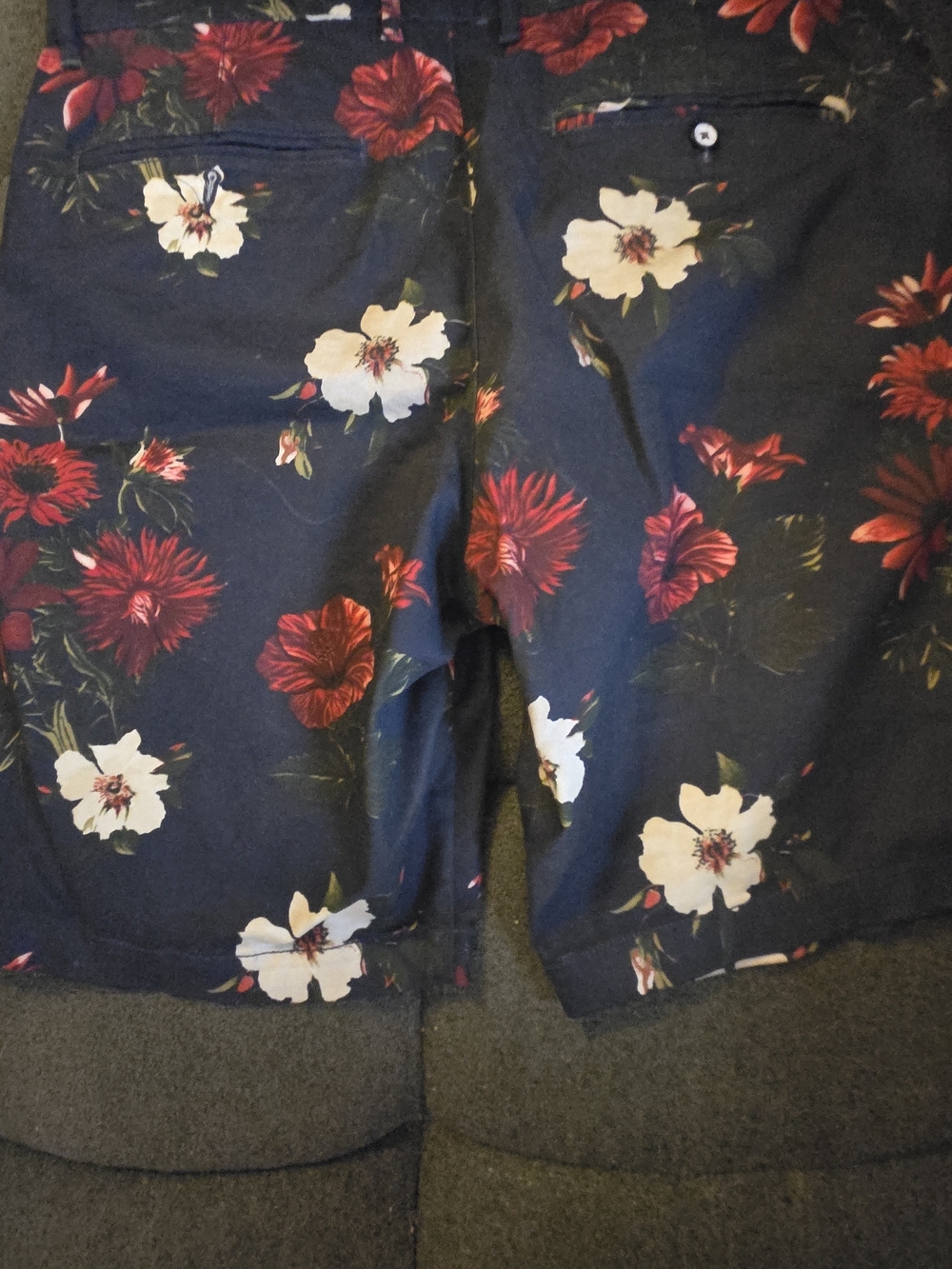 Denim & Flower Navy Floral Men’s Shorts with Red & White Blooms